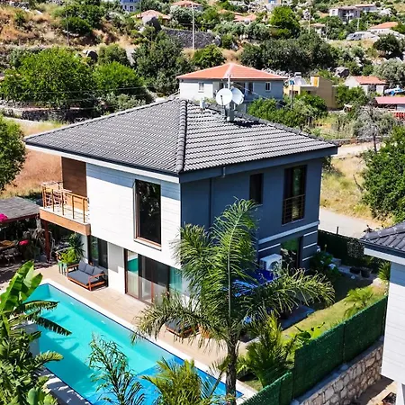 Sunset Villa *